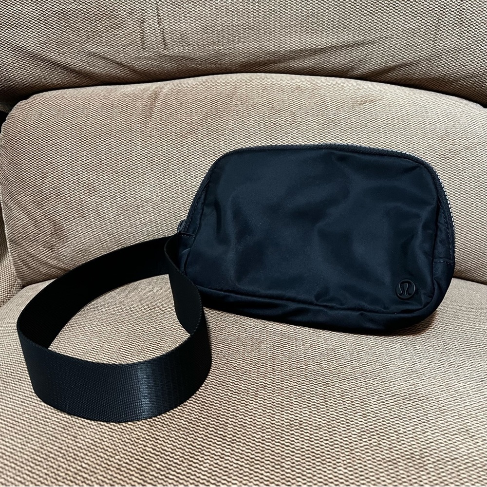 Original Lululemon Everywhere Belt Bag